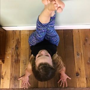 Geometric workout capri leggings